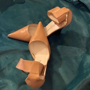 Size 7 1/2 B tan colored espadrille leather upper